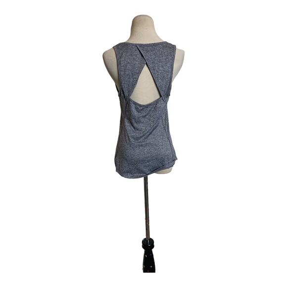 Old Navy active gray fitted tank top size M - Picture 9 of 10